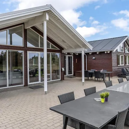 Beautiful In With Kitchen Holiday home